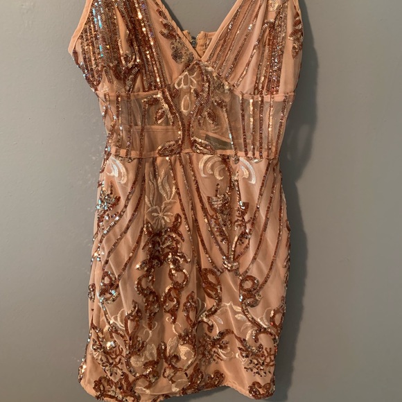 Gold sequin & mesh detailed mini NYE dress - Picture 3 of 3